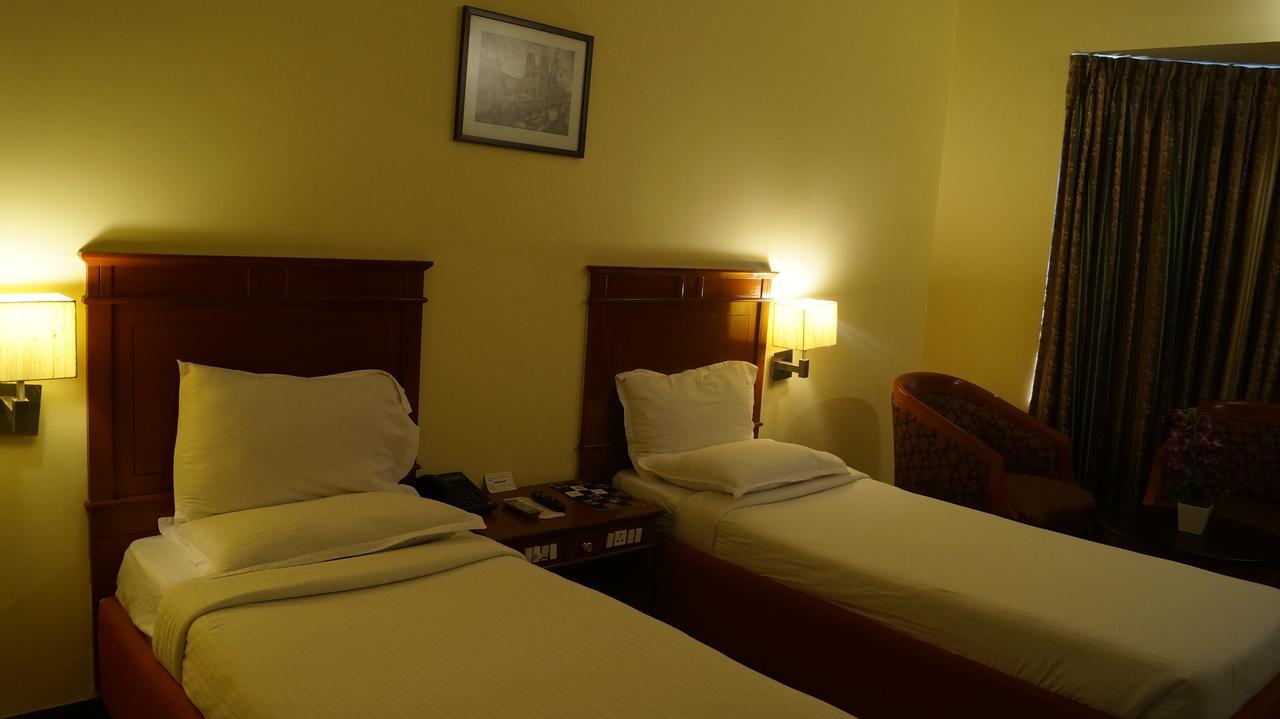 Hotel Grand Palace Chennai Exterior foto